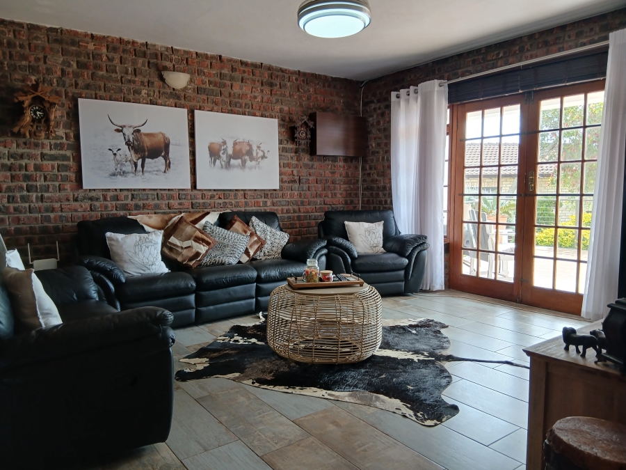 3 Bedroom Property for Sale in Wavecrest Eastern Cape